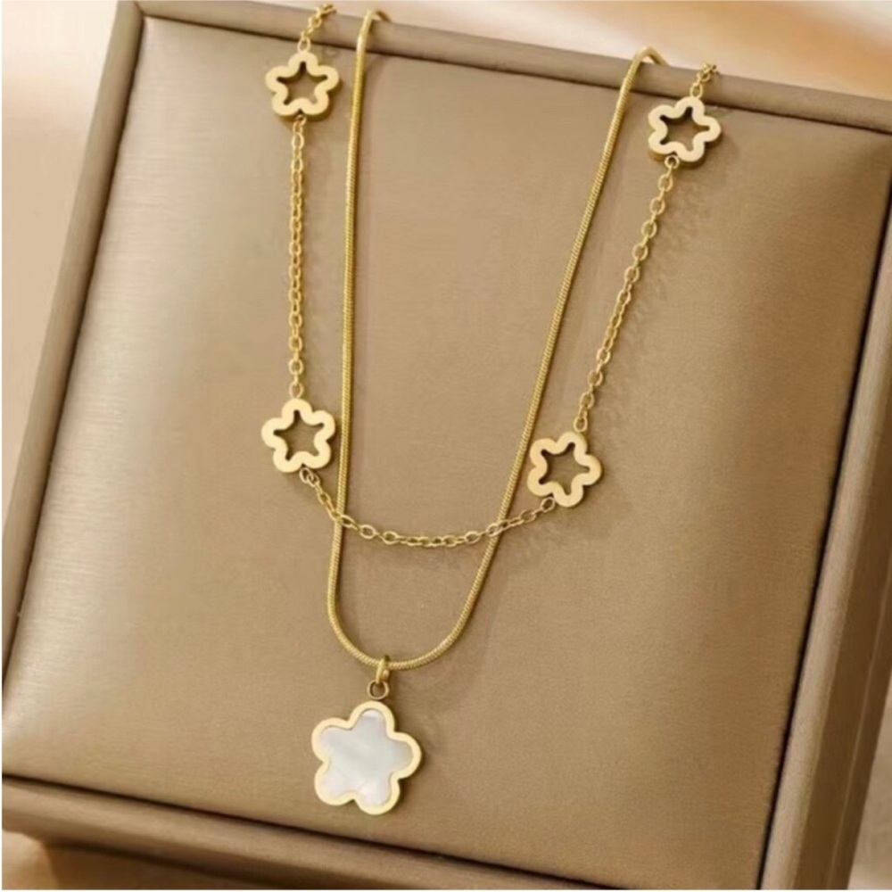 Gold Plated Stainless Steel Double Layered Shell Flowers Necklace Gift For Her